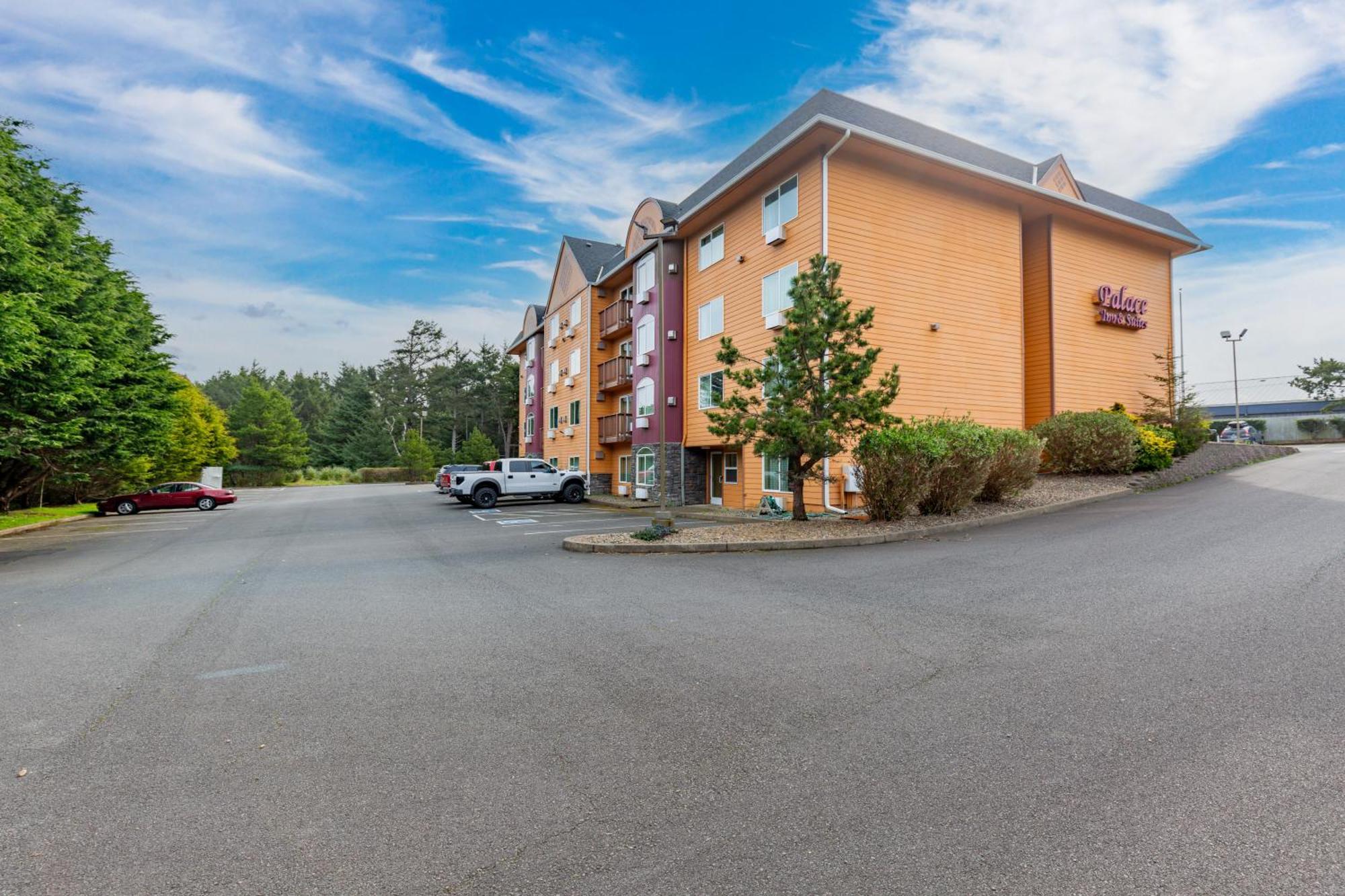 Palace Inn & Suites Lincoln City Buitenkant foto
