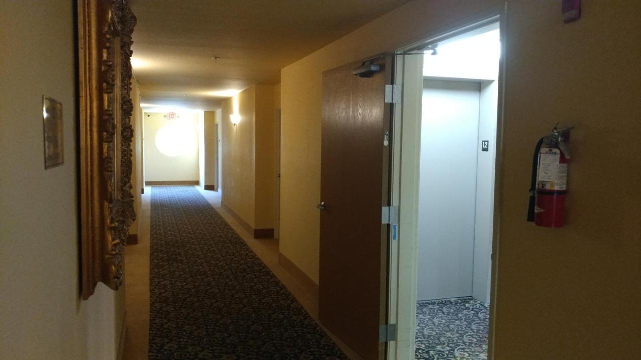 Palace Inn & Suites Lincoln City Buitenkant foto