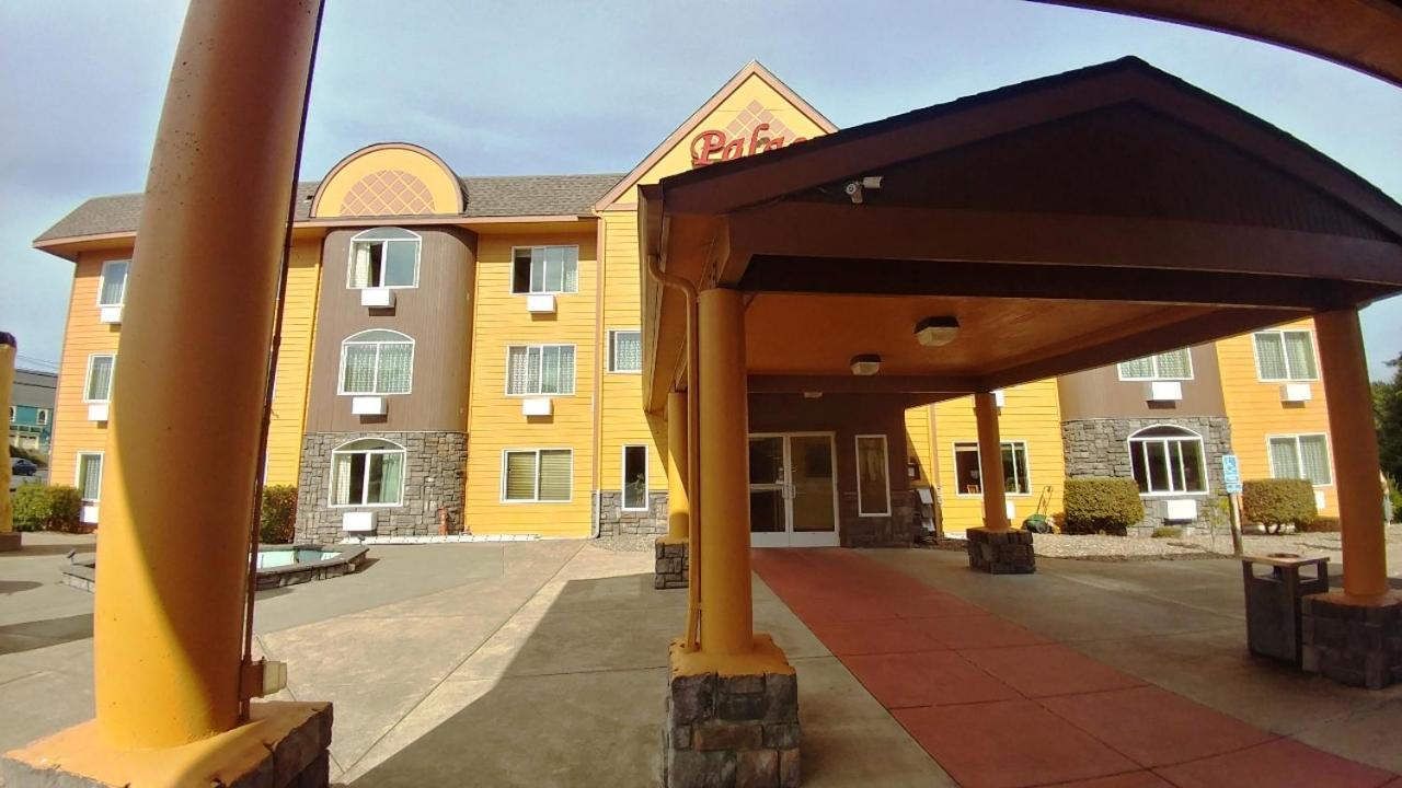 Palace Inn & Suites Lincoln City Buitenkant foto