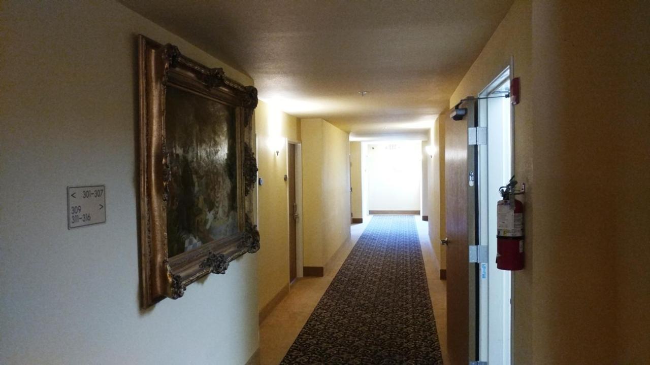 Palace Inn & Suites Lincoln City Buitenkant foto