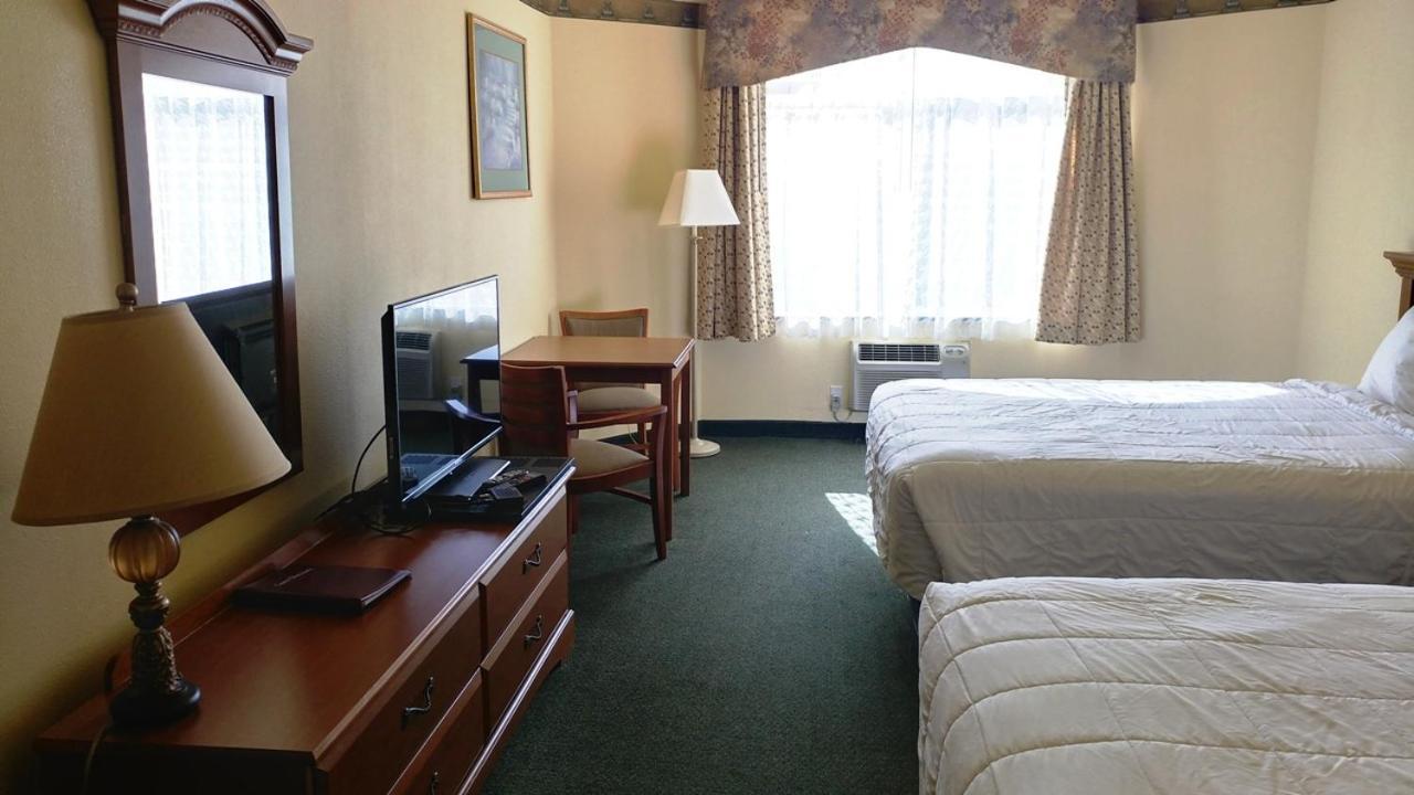 Palace Inn & Suites Lincoln City Buitenkant foto