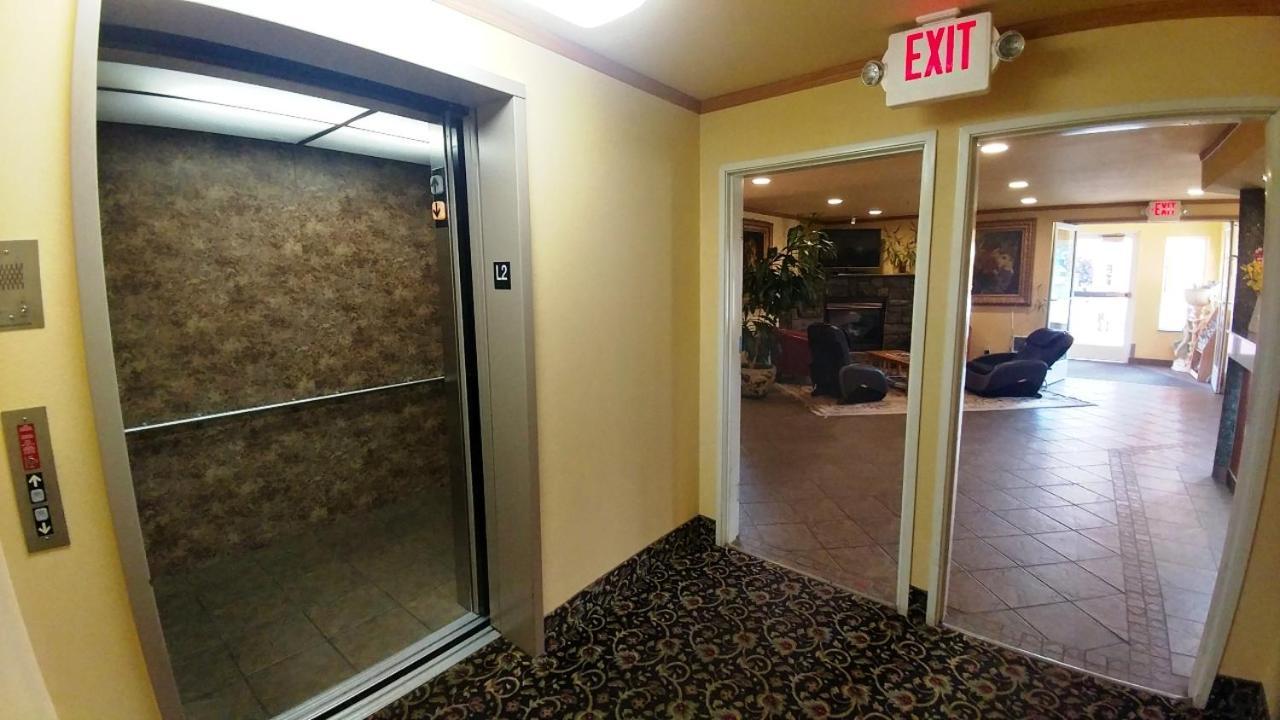 Palace Inn & Suites Lincoln City Buitenkant foto