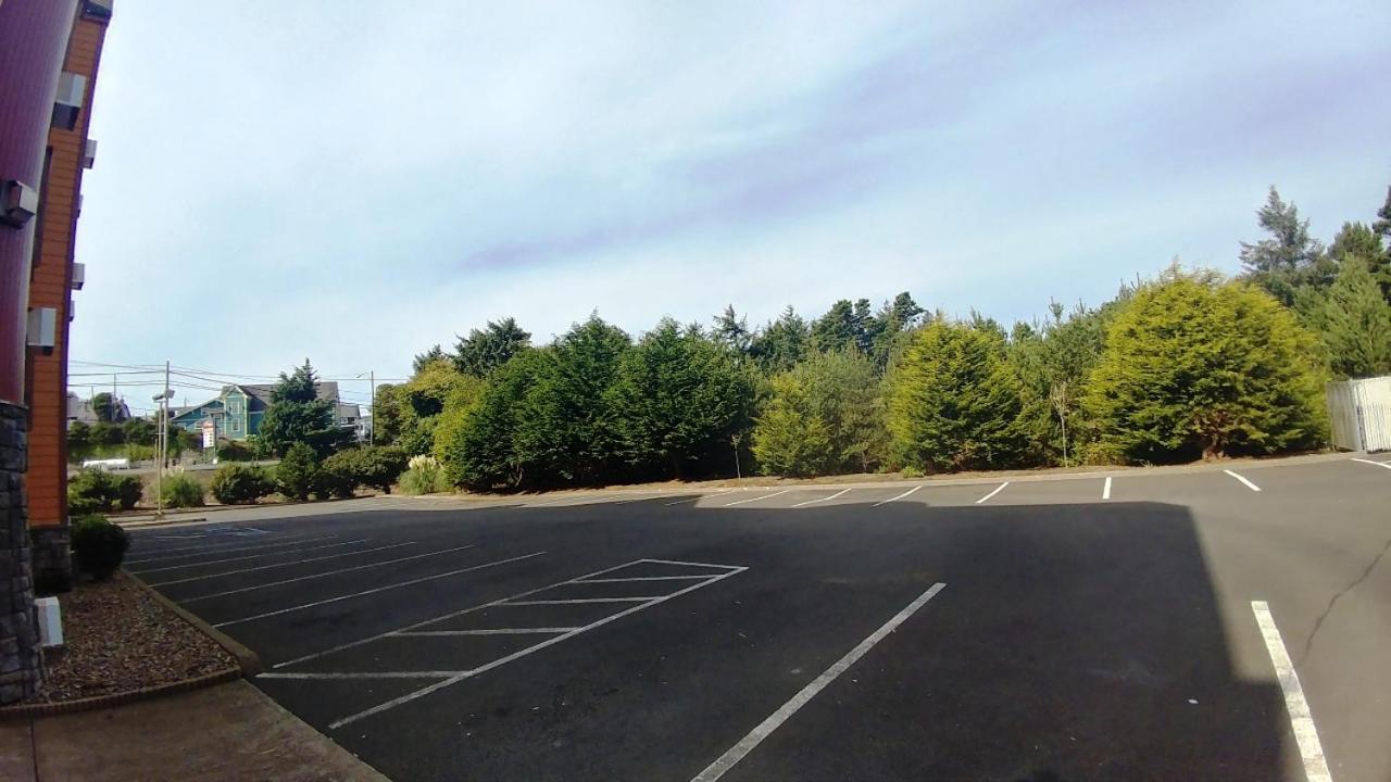 Palace Inn & Suites Lincoln City Buitenkant foto