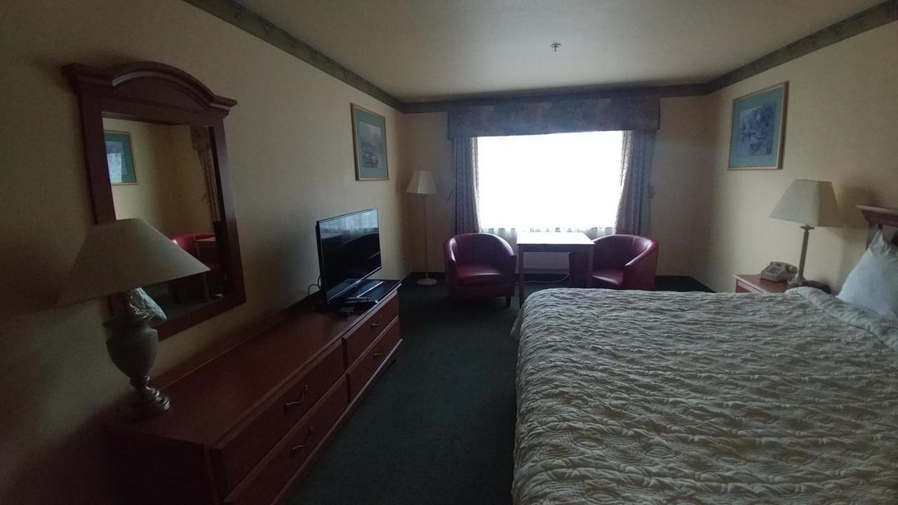 Palace Inn & Suites Lincoln City Buitenkant foto